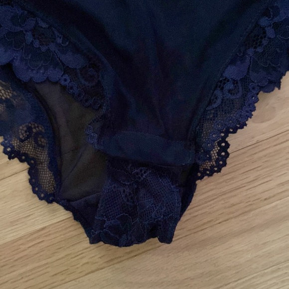 H&M Lace & Mesh Bodysuit - Picture 4 of 7